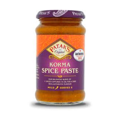 Patak’s Korma Paste | Authentic Creamy Indian Curry Marinade | 283g Jar